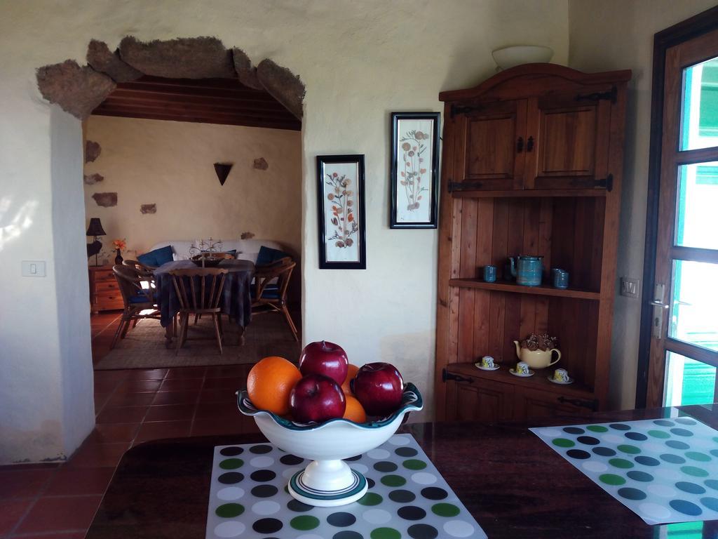 Villa El Perinque Femés Exterior photo